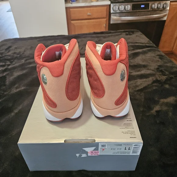 Air Jordan 13 Retro Mens 11 Dune Red / Red Terra Blush .. SIZE 11